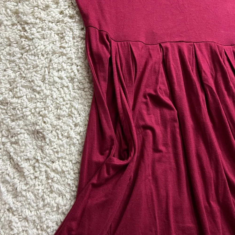 Size Medium Women’s Auselily Burgundy Dress NWT - Picture 5 of 6